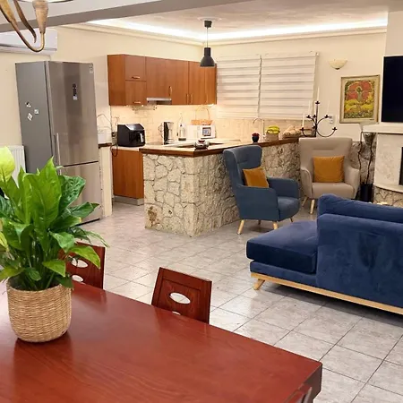 Babis House * פלקאס