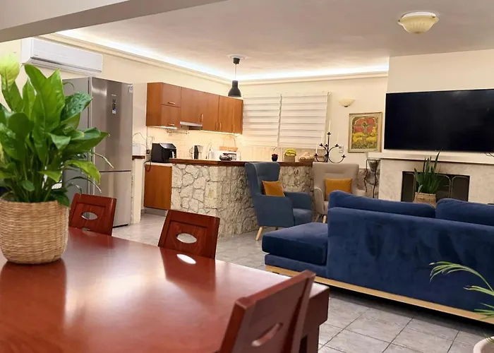 Babis House Πέλεκας